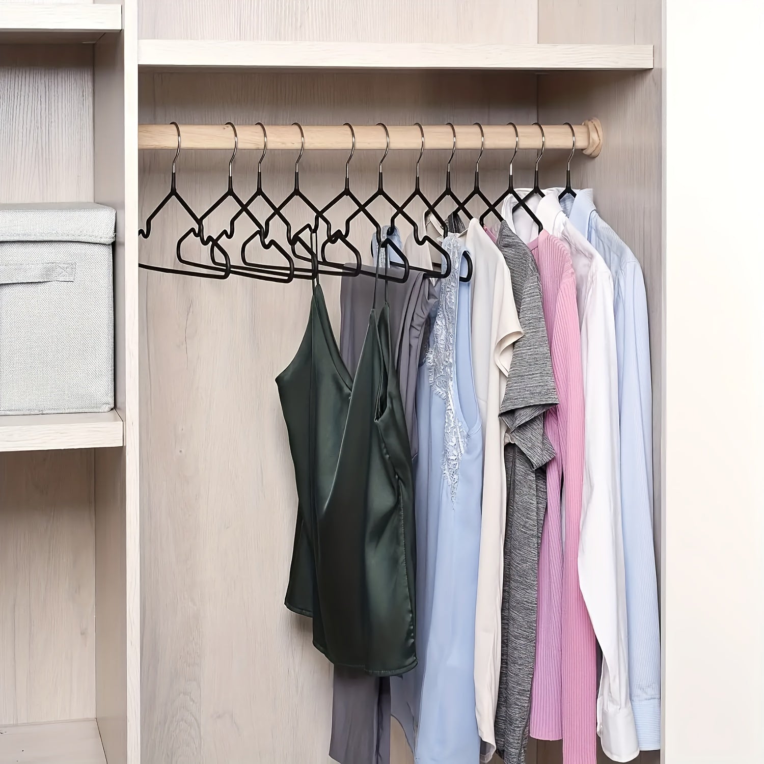 Heavy Duty Metal Traceless Non-slip Clothes Hangers with Grooves, Household Storage Organizer, Made Of High Manganese Steel, 50pcs\u002F20pcs\u002F10pcs, 40-50g, Standard Hangers, for Bathroom, Bedroom, Closet, Wardrobe, Home, Dorm